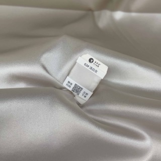 63#浅白灰素绉缎颜色预览